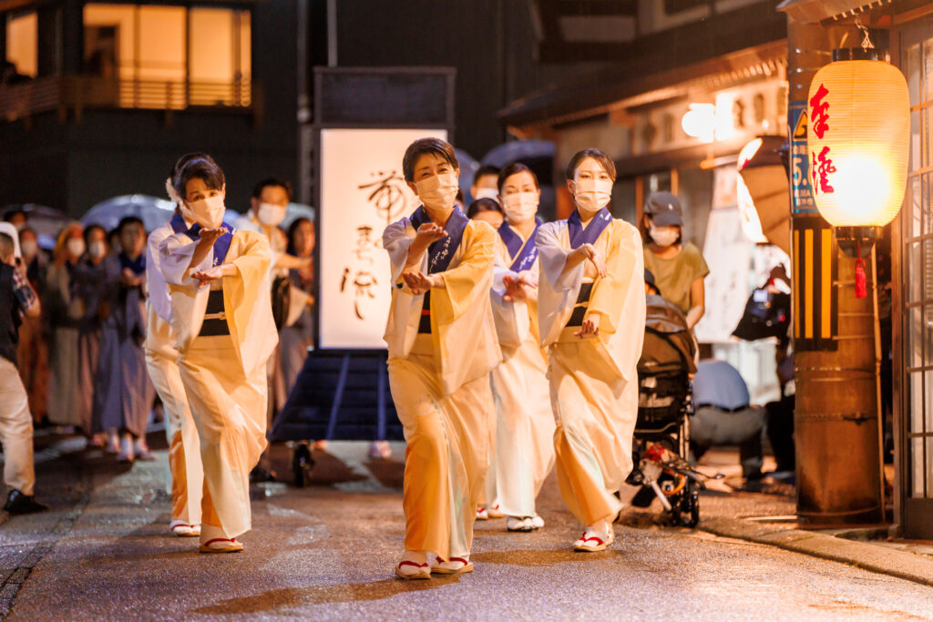 三國湊帯のまち流し